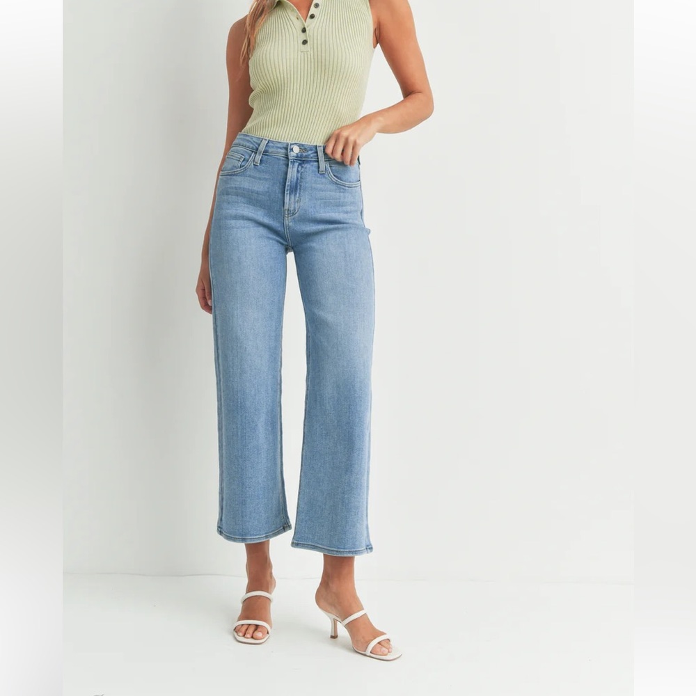 Just black “the slim wide leg” cropped jeans - size 27